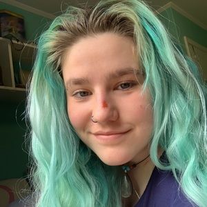 Meet your Posher, Maya